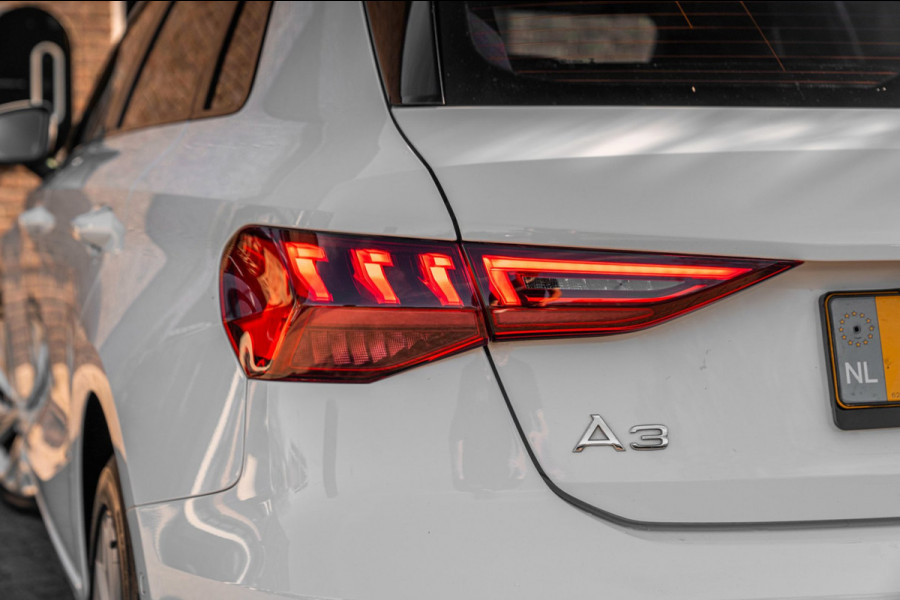 Audi A3 Sportback Business Edition 110 PK Aut. Pano Bang en Olufsen Black Optic Trekhaak 17''