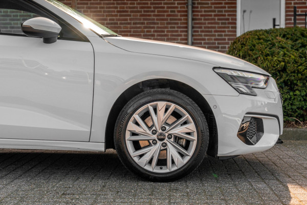 Audi A3 Sportback Business Edition 110 PK Aut. Pano Bang en Olufsen Black Optic Trekhaak 17''
