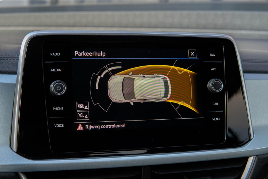 Volkswagen T-Roc 1.5 TSI Goal Edition PDC|Stoelverwarming|Carplay|Dodehoeksensor|ACC|LMV
