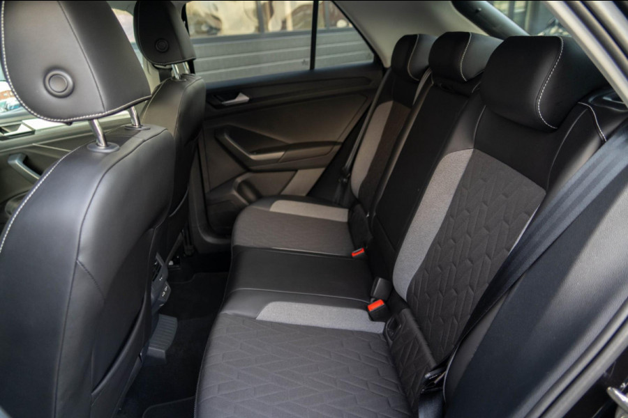 Volkswagen T-Roc 1.5 TSI Goal Edition PDC|Stoelverwarming|Carplay|Dodehoeksensor|ACC|LMV