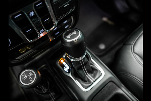 Jeep Wrangler 2.2D Sahara | Grijs Kenteken | Stoel en stuurverwarming | Custom Corse Edition |  Trekhaak | Alpine Sound |