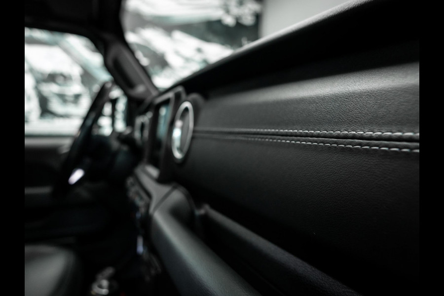Jeep Wrangler 2.2D Sahara | Grijs Kenteken | Stoel en stuurverwarming | Custom Corse Edition |  Trekhaak | Alpine Sound |