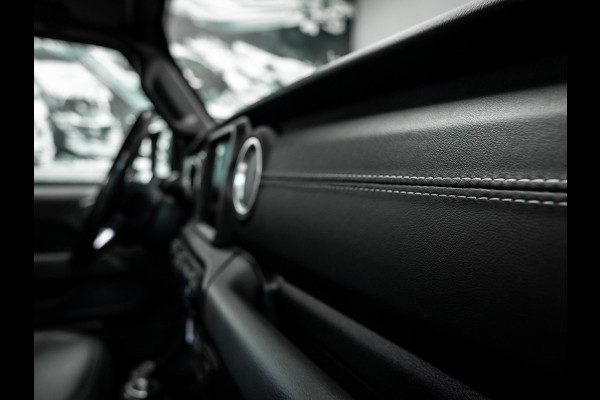 Jeep Wrangler 2.2D Sahara | Grijs Kenteken | Stoel en stuurverwarming | Custom Corse Edition |  Trekhaak | Alpine Sound |