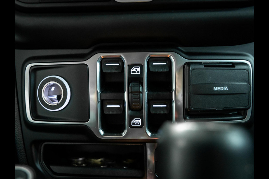 Jeep Wrangler 2.2D Sahara | Grijs Kenteken | Stoel en stuurverwarming | Custom Corse Edition |  Trekhaak | Alpine Sound |