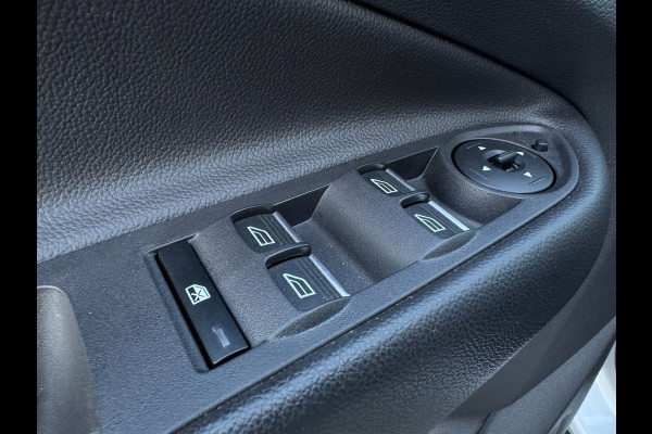 Ford Kuga 1.5 EcoBoost ST Line TREKHAAK / CAMERA / STOELVERW. / CARPLAY / CRUISE / WINTERPACK / 4-WHEELDRIVE / ECC / PDC /4-SEIZBA