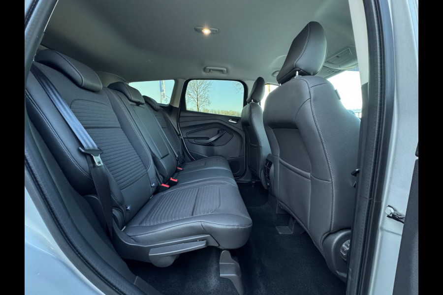 Ford Kuga 1.5 EcoBoost ST Line TREKHAAK / CAMERA / STOELVERW. / CARPLAY / CRUISE / WINTERPACK / 4-WHEELDRIVE / ECC / PDC /4-SEIZBA