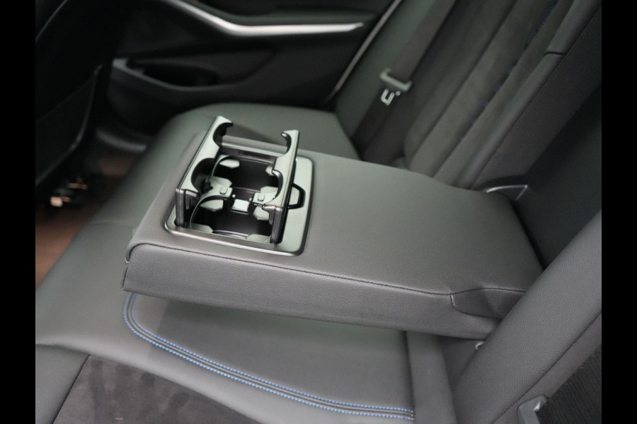 BMW 3 Serie Touring 320e M Sport FACELIFT Plug In Hybrid 204pk Dealer O.H PHEV | Trekhaak Af Fabriek | Adapive Cruise | Widescreen Navi | Head Up | Alcantara Sportstoelen Verwarmd | Camera & Parkassist | Apple Carplay |