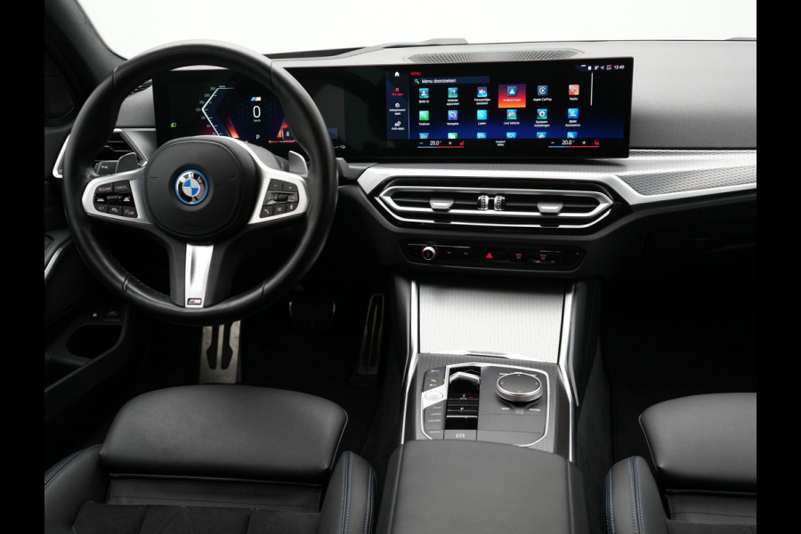 BMW 3 Serie Touring 320e M Sport FACELIFT Plug In Hybrid 204pk Dealer O.H PHEV | Trekhaak Af Fabriek | Adapive Cruise | Widescreen Navi | Head Up | Alcantara Sportstoelen Verwarmd | Camera & Parkassist | Apple Carplay |