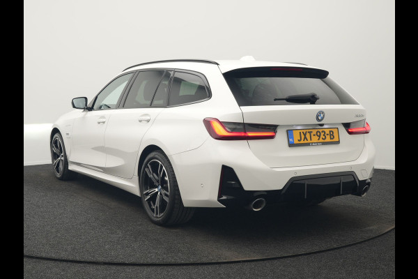 BMW 3 Serie Touring 320e M Sport FACELIFT Plug In Hybrid 204pk Dealer O.H PHEV | Trekhaak Af Fabriek | Adapive Cruise | Widescreen Navi | Head Up | Alcantara Sportstoelen Verwarmd | Camera & Parkassist | Apple Carplay |