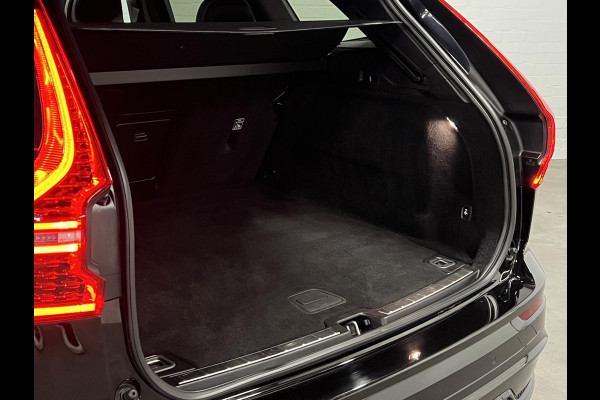 Volvo XC60 2.0 T6 Plug-in hybrid AWD Plus Dark Trekhaak | Open dak | Adapt. Cruise | Harman Kardon | Stoel-/stuurverwarming | Memory | Leder | Carplay