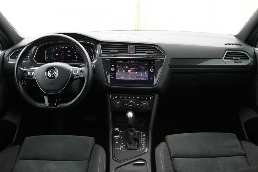Volkswagen Tiguan Allspace 1.5 TSI R-LINE*AUTOM*PANO*NAVI*HAAK*CAM*CARPLAY