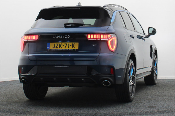 Lynk & Co 01 1.5 Two-Tone, 360° Camera, Panoramadak, Zwarte hemel, ACC, Keyless, PDC, LED, 20''