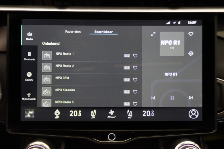 Lynk & Co 01 1.5 Two-Tone, 360° Camera, Panoramadak, Zwarte hemel, ACC, Keyless, PDC, LED, 20''