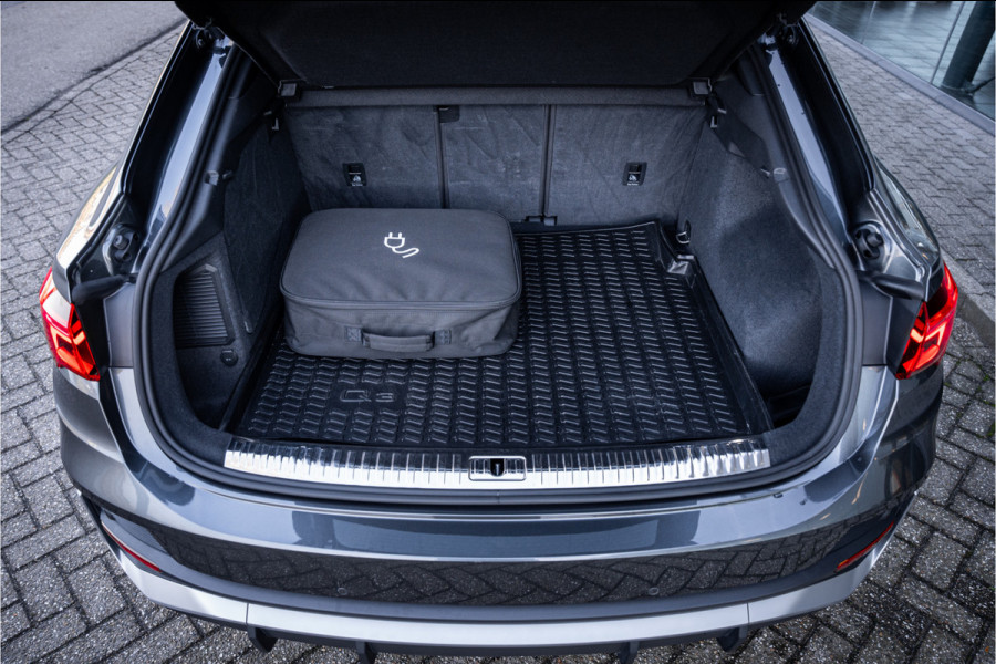 Audi Q3 Sportback 45 TFSI e S Edition - 20inch - SONOS - Leder - Keyless - Memory Camera ** Sfeerverlichting