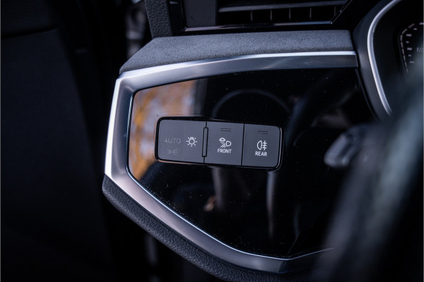 Audi Q3 Sportback 45 TFSI e S Edition - 20inch - SONOS - Leder - Keyless - Memory Camera ** Sfeerverlichting