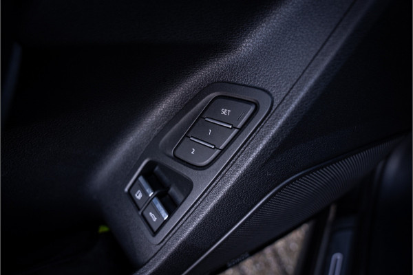 Audi Q3 Sportback 45 TFSI e S Edition - 20inch - SONOS - Leder - Keyless - Memory Camera ** Sfeerverlichting