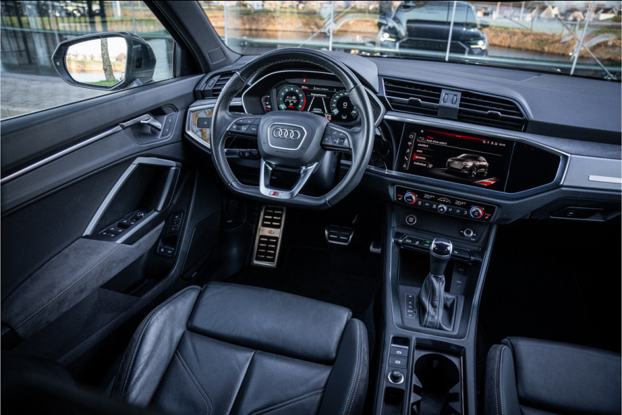 Audi Q3 Sportback 45 TFSI e S Edition - 20inch - SONOS - Leder - Keyless - Memory Camera ** Sfeerverlichting