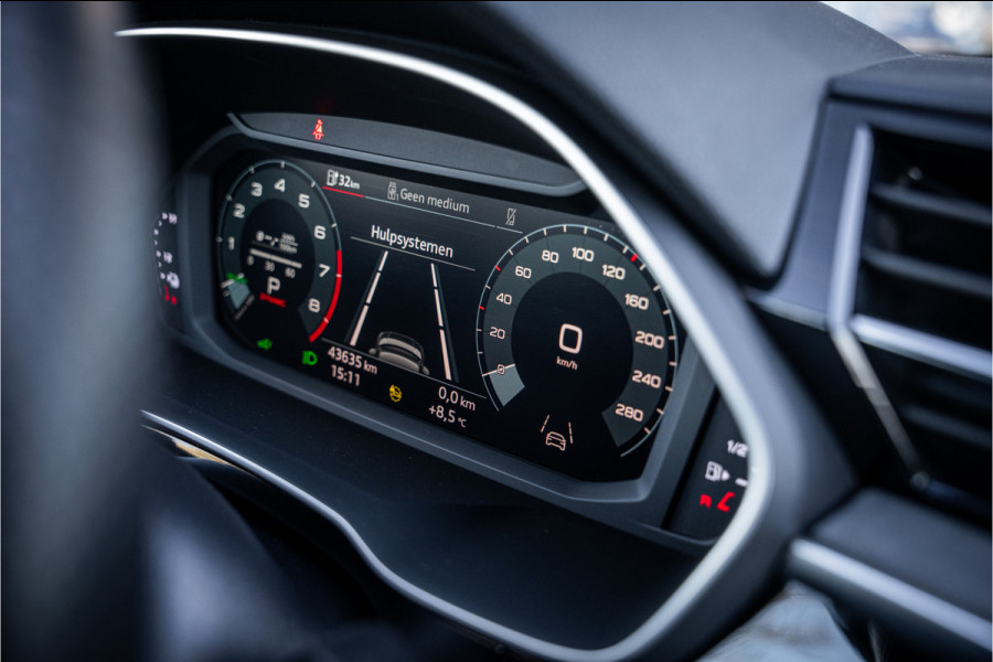 Audi Q3 Sportback 45 TFSI e S Edition - 20inch - SONOS - Leder - Keyless - Memory Camera ** Sfeerverlichting