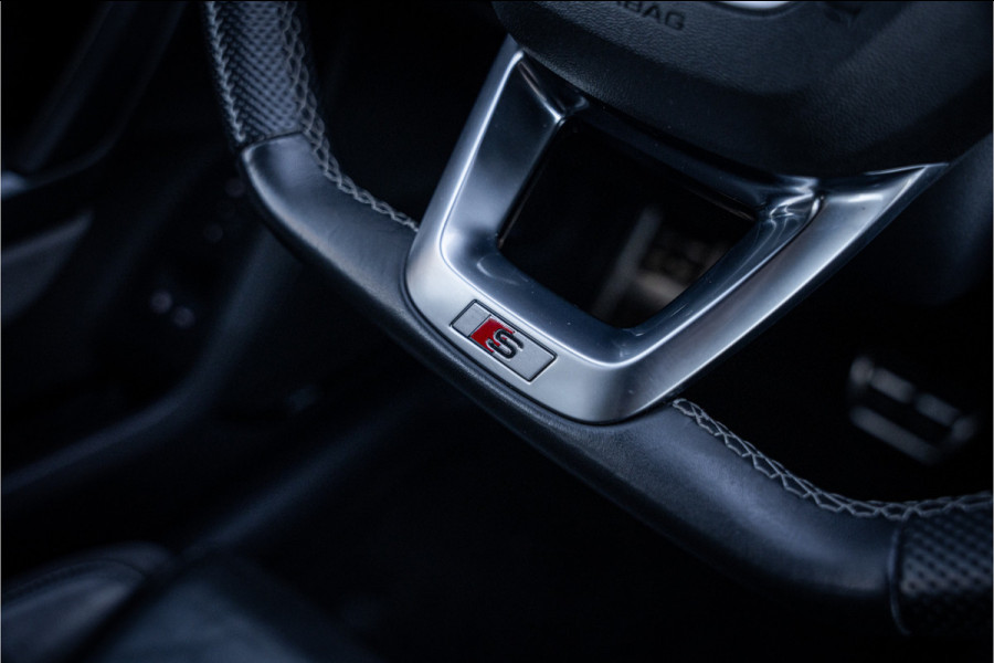 Audi Q3 Sportback 45 TFSI e S Edition - 20inch - SONOS - Leder - Keyless - Memory Camera ** Sfeerverlichting