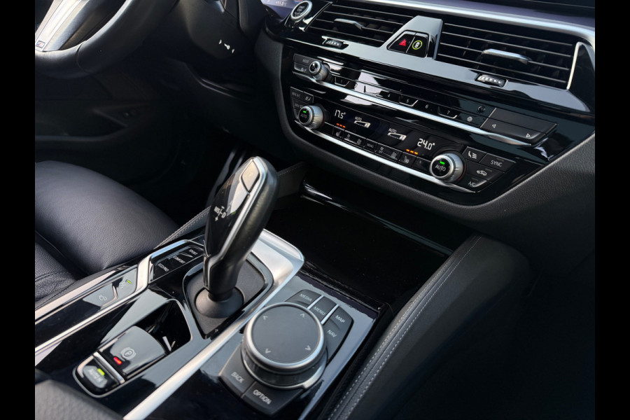 BMW 5 Serie Touring 530i HYBRID 2021 HIGH-EXE M-EDITION PANO LEDER NAP LUXE