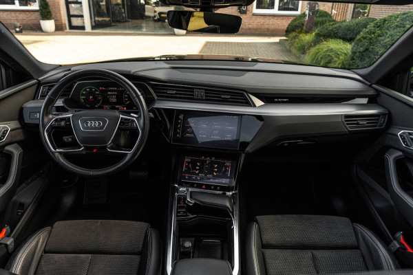 Audi e-tron 50 Quattro Launch Black Edition S-Line Adaptive Pano Luchtvering 22''