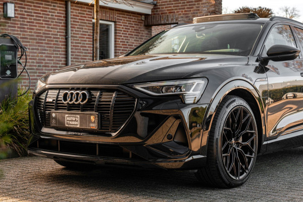 Audi e-tron 50 Quattro Launch Black Edition S-Line Adaptive Pano Luchtvering 22''