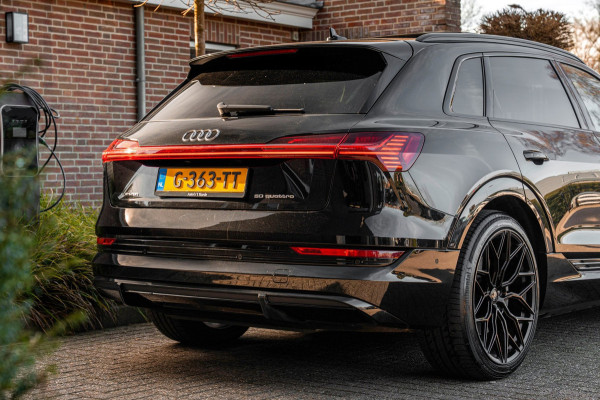 Audi e-tron 50 Quattro Launch Black Edition S-Line Adaptive Pano Luchtvering 22''
