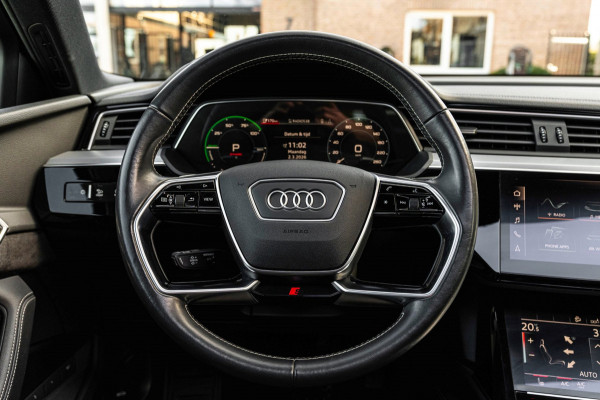 Audi e-tron 50 Quattro Launch Black Edition S-Line Adaptive Pano Luchtvering 22''
