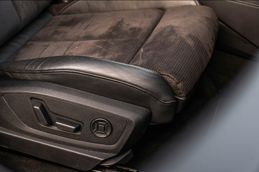 Audi e-tron 50 Quattro Launch Black Edition S-Line Adaptive Pano Luchtvering 22''