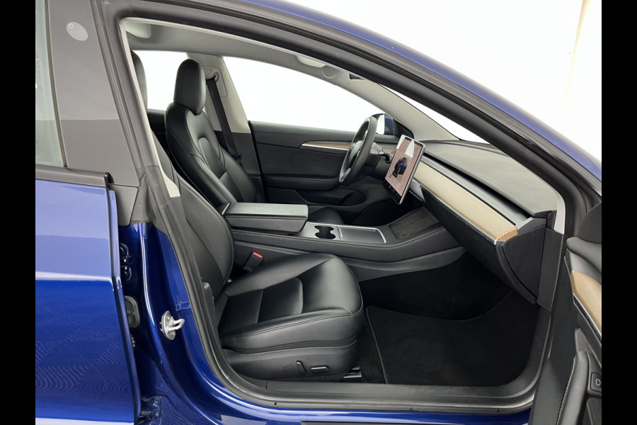 Tesla Model 3 Standard RWD Plus 60 kWh [ 3-Fase-11kW ] {SOH-92%} (INCL-BTW) Aut. *PANO | AUTOPILOT | LEATHER | KEYLESS | FULL-LED | MEMORY-PACK | TOPVIEW | DAB | CARPLAY | DIGI-COCKPIT | LANE-ASSIST | COMFORTSEATS | 19"ALU*