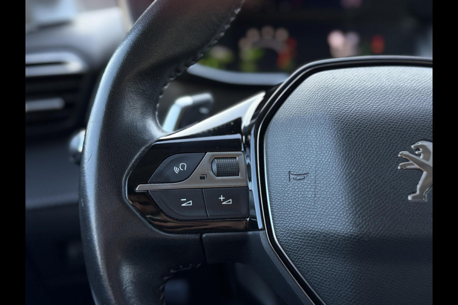 Peugeot 208 1.2 PureTech Allure 2e Eigenaar|Adap-cruise|Clima|Camera|Trekhaak|Carplay|PDC V+A|N.A.P|APK tot 07-2026