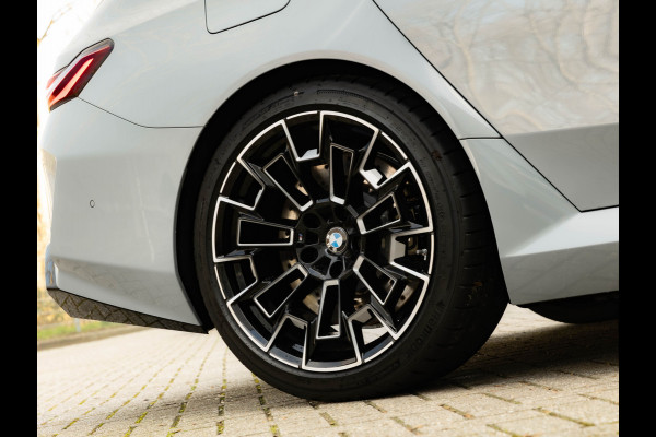 BMW 5 Serie Touring M5 - Pano - Bowers & Wilkins - Trekhaak - Stoelventilatie