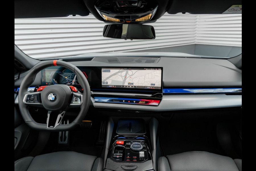 BMW 5 Serie Touring M5 - Pano - Bowers & Wilkins - Trekhaak - Stoelventilatie