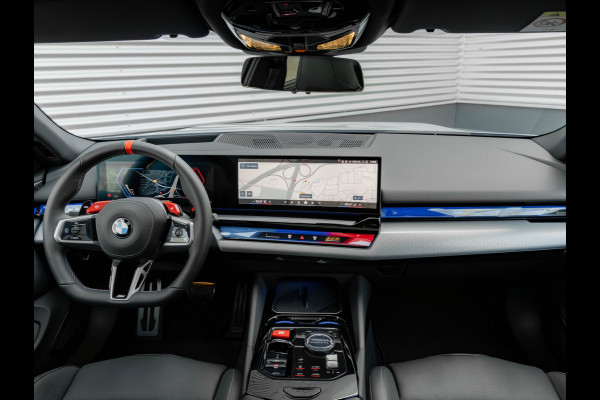 BMW 5 Serie Touring M5 - Pano - Bowers & Wilkins - Trekhaak - Stoelventilatie