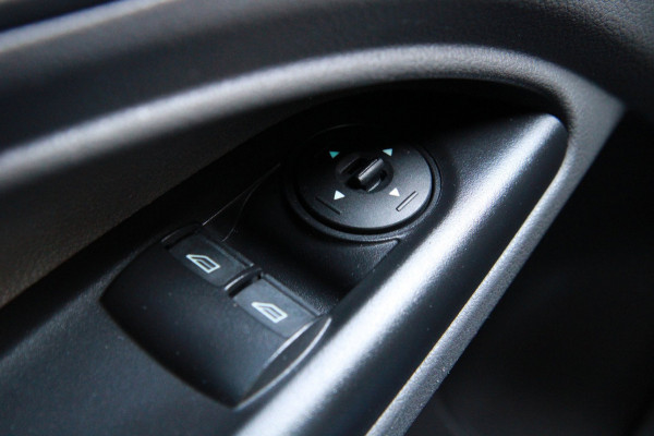 Ford Transit Connect 1.5 EcoBlue 120PK L2 Trend / Camera / Sync 3 / Stoel verwarming