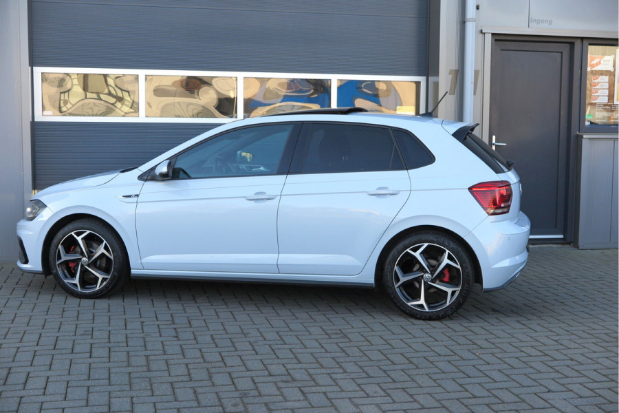 Volkswagen Polo 1.5 TSI 150pk DSG 3x R-line Highline Led , Panorama schuifdak, Virtual cockpit , Stoelverwarming , PDC, DAB+, Carplay, Achteruitrijcamera , LMV , etc.   (nieuwe APK)