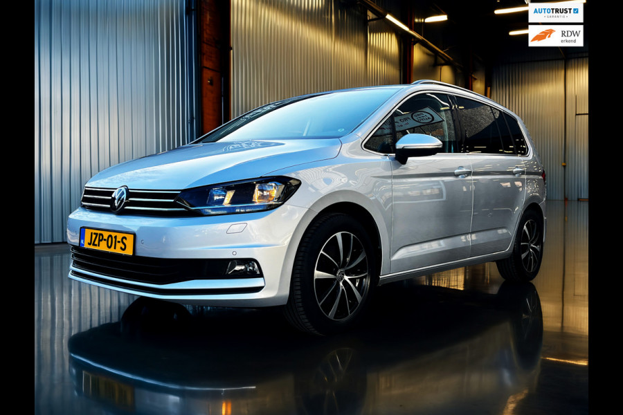 Volkswagen Touran 1.5 TSI Highline 7p Carplay__Clima_17''LMV