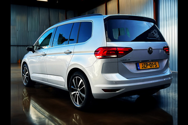 Volkswagen Touran 1.5 TSI Highline 7p Carplay__Clima_17''LMV