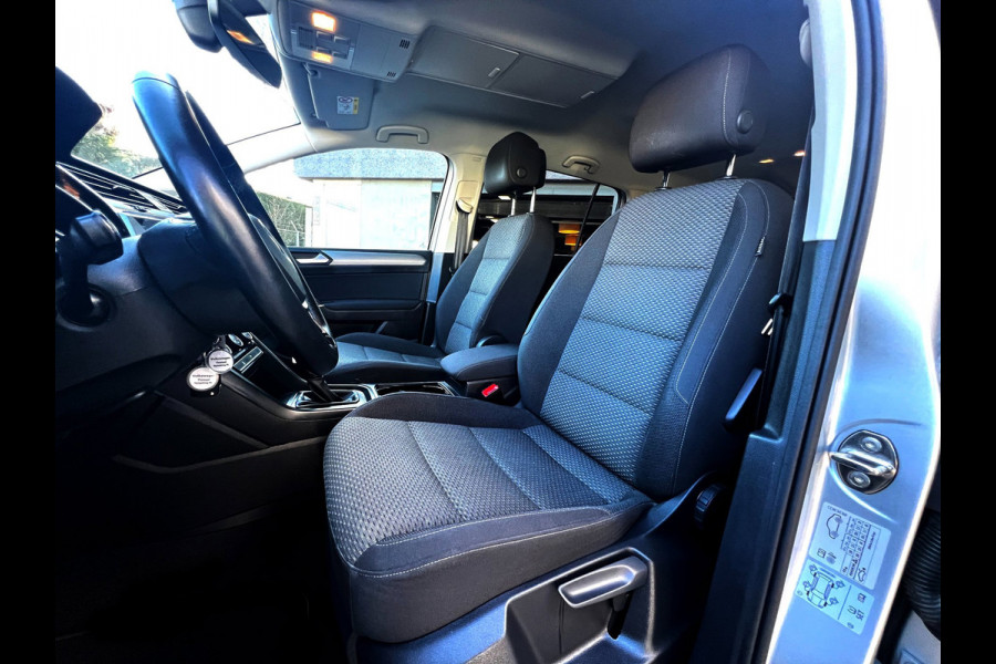 Volkswagen Touran 1.5 TSI Highline 7p Carplay__Clima_17''LMV