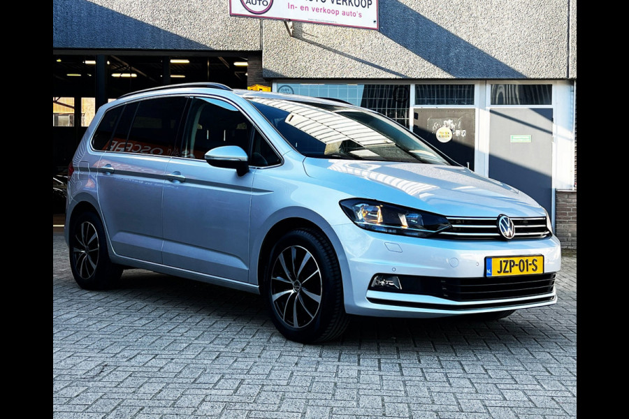 Volkswagen Touran 1.5 TSI Highline 7p Carplay__Clima_17''LMV
