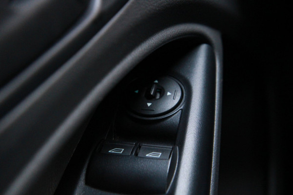 Ford Transit Connect 1.5 EcoBlue L2 Trend / Camera / Trekhaak / Sync 3 / 3 zits