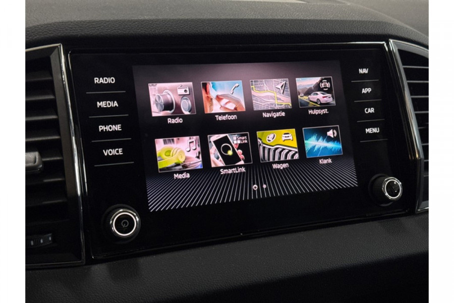 Škoda Karoq 1.5 TSI ACT Business Edition PANORAMADAK/WEGKLAPBARE TREKHAAK/STEEL GREY!