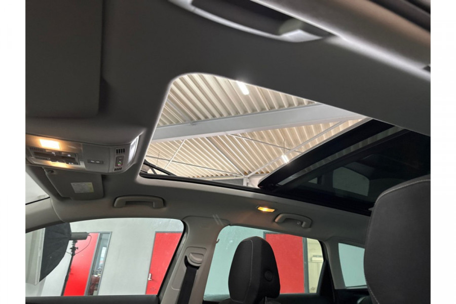 Škoda Karoq 1.5 TSI ACT Business Edition PANORAMADAK/WEGKLAPBARE TREKHAAK/STEEL GREY!