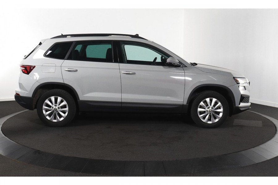 Škoda Karoq 1.5 TSI ACT Business Edition PANORAMADAK/WEGKLAPBARE TREKHAAK/STEEL GREY!