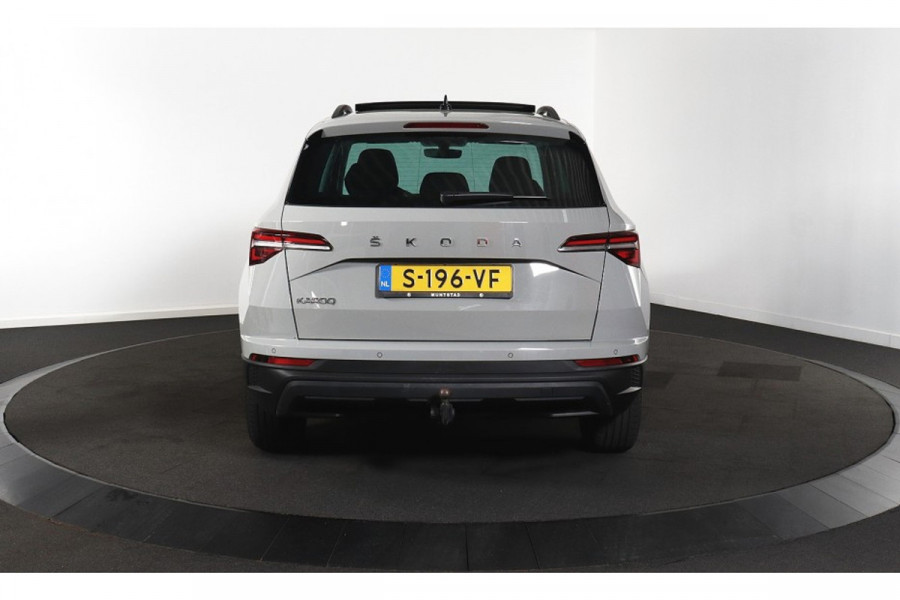 Škoda Karoq 1.5 TSI ACT Business Edition PANORAMADAK/WEGKLAPBARE TREKHAAK/STEEL GREY!