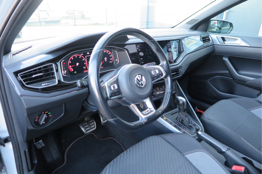 Volkswagen Polo 1.5 TSI 150pk DSG 3x R-line Highline Led , Panorama schuifdak, Virtual cockpit , Stoelverwarming , PDC, DAB+, Carplay, Achteruitrijcamera , LMV , etc.   (nieuwe APK)