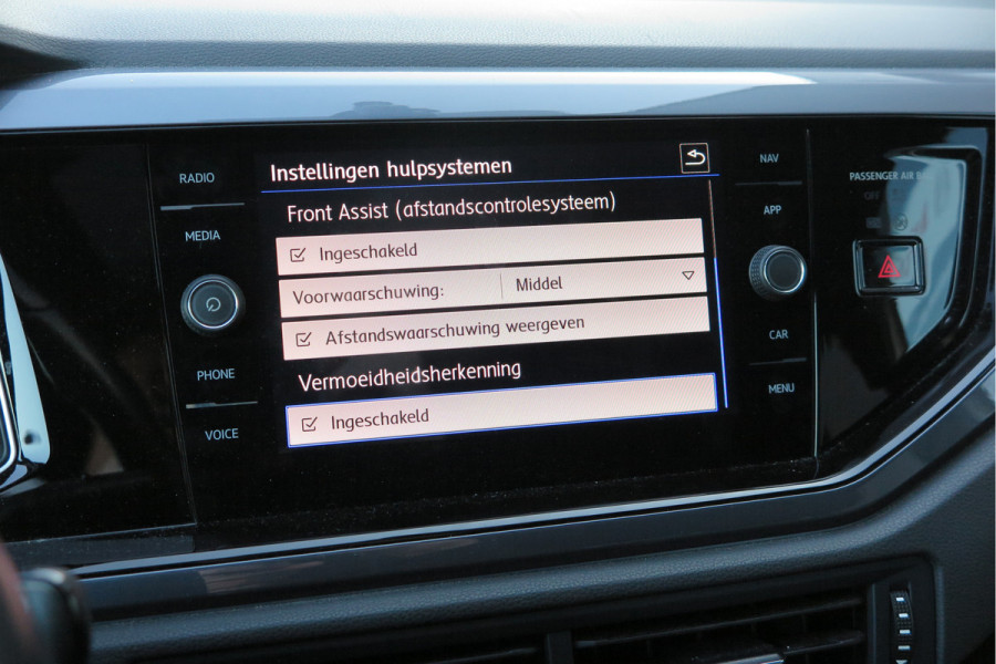 Volkswagen Polo 1.5 TSI 150pk DSG 3x R-line Highline Led , Panorama schuifdak, Virtual cockpit , Stoelverwarming , PDC, DAB+, Carplay, Achteruitrijcamera , LMV , etc.   (nieuwe APK)