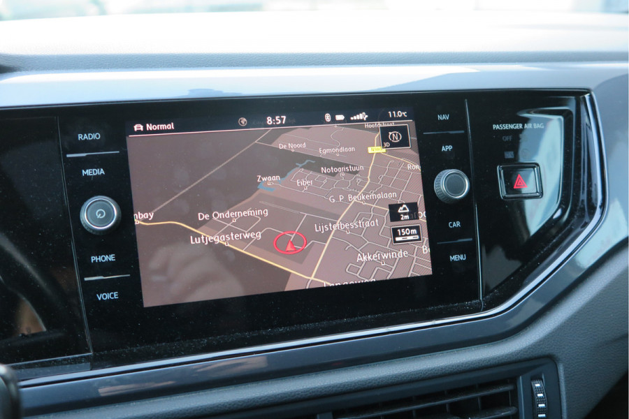 Volkswagen Polo 1.5 TSI 150pk DSG 3x R-line Highline Led , Panorama schuifdak, Virtual cockpit , Stoelverwarming , PDC, DAB+, Carplay, Achteruitrijcamera , LMV , etc.   (nieuwe APK)