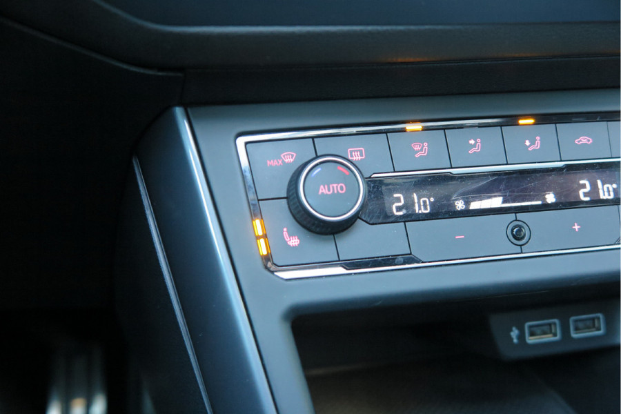 Volkswagen Polo 1.5 TSI 150pk DSG 3x R-line Highline Led , Panorama schuifdak, Virtual cockpit , Stoelverwarming , PDC, DAB+, Carplay, Achteruitrijcamera , LMV , etc.   (nieuwe APK)