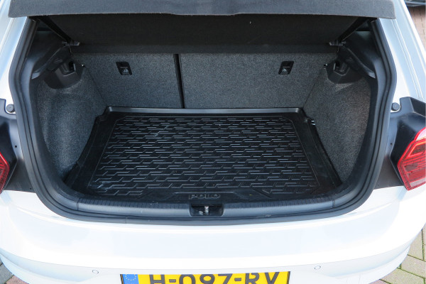 Volkswagen Polo 1.5 TSI 150pk DSG 3x R-line Highline Led , Panorama schuifdak, Virtual cockpit , Stoelverwarming , PDC, DAB+, Carplay, Achteruitrijcamera , LMV , etc.   (nieuwe APK)